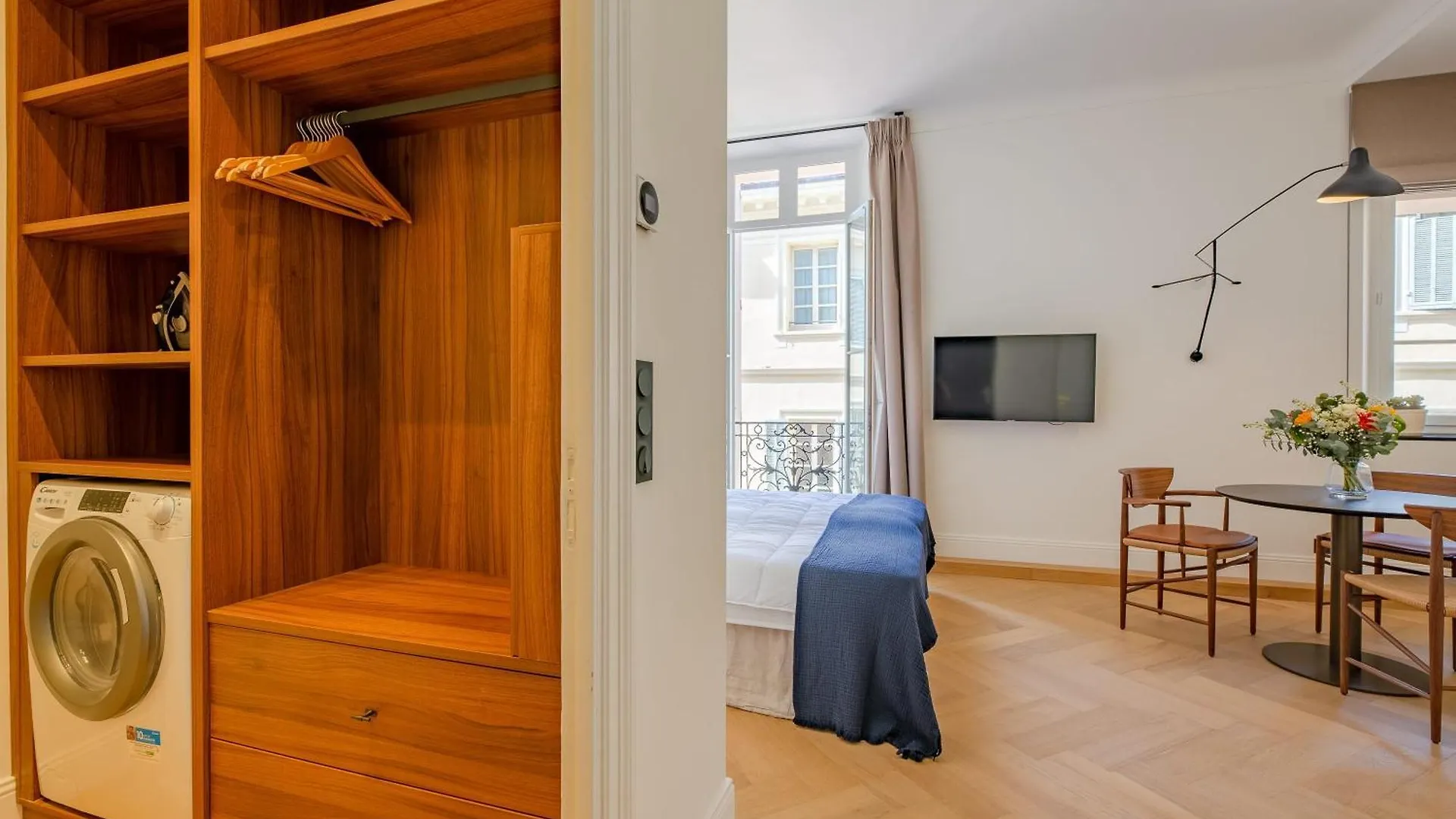 Apartment La Guitare 24 - Nice Studio In Center Of Cannes, Just Behind Grand Hotel France